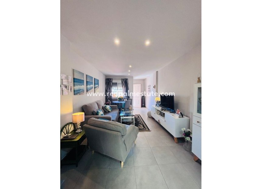 Återförsäljning - Lägenheter -
Torrevieja