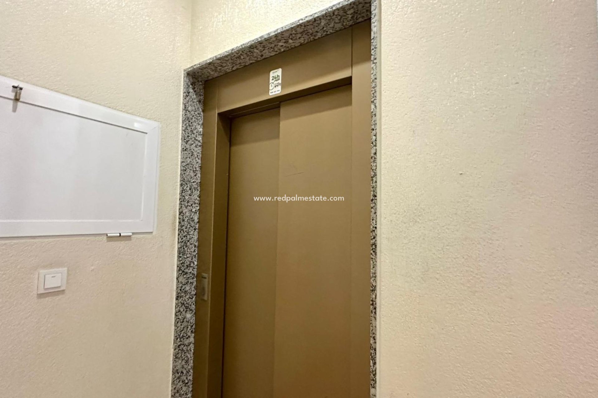 Återförsäljning - Lägenheter -
Torrevieja