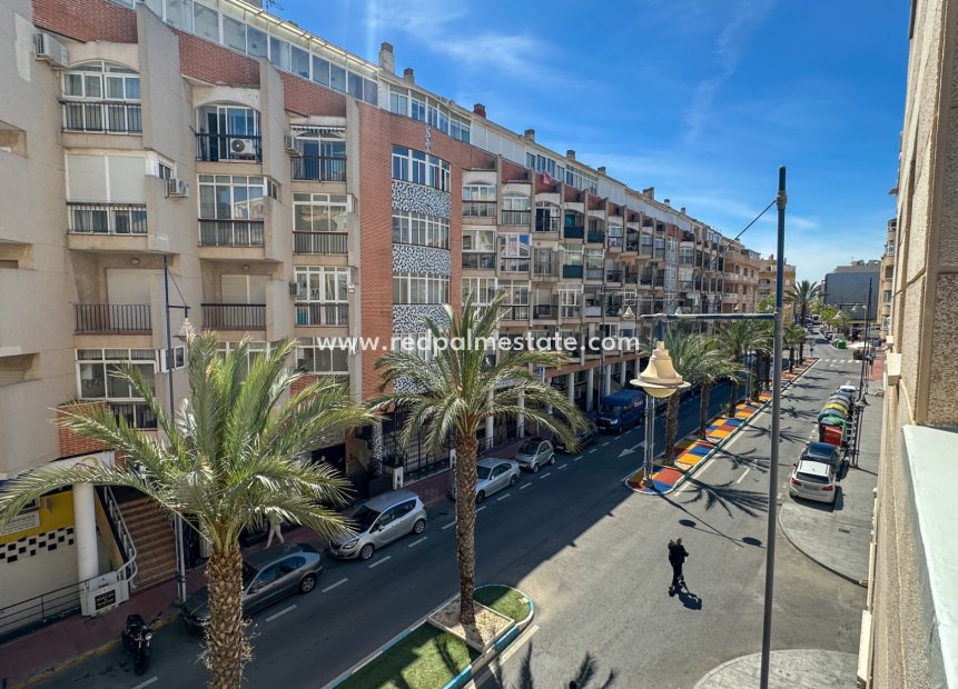 Återförsäljning - Lägenheter -
Torrevieja