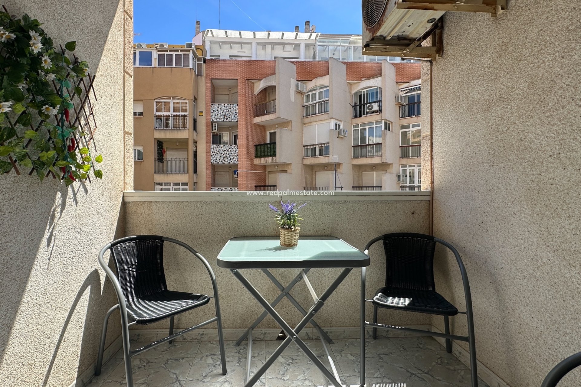 Återförsäljning - Lägenheter -
Torrevieja