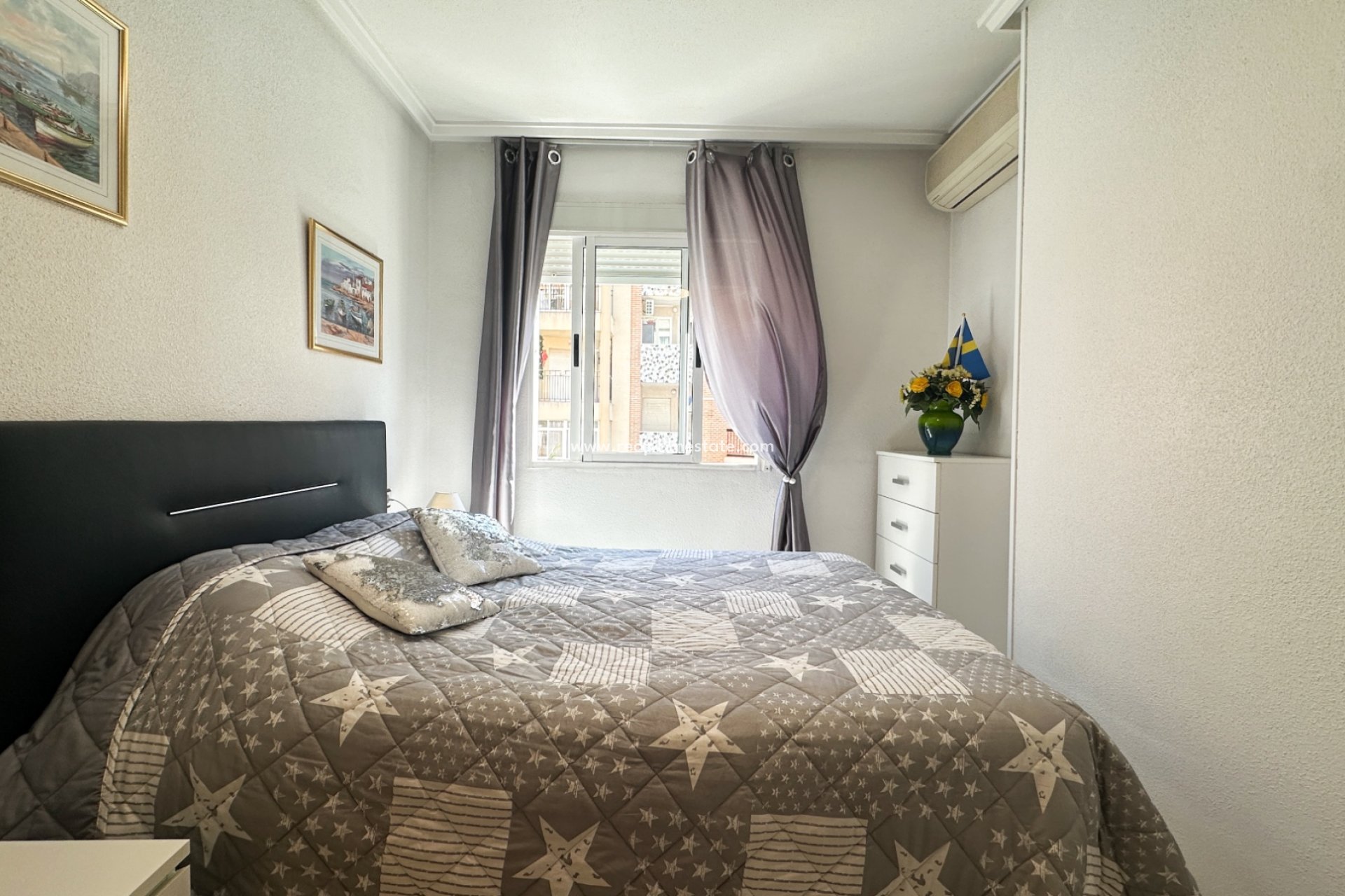 Återförsäljning - Lägenheter -
Torrevieja