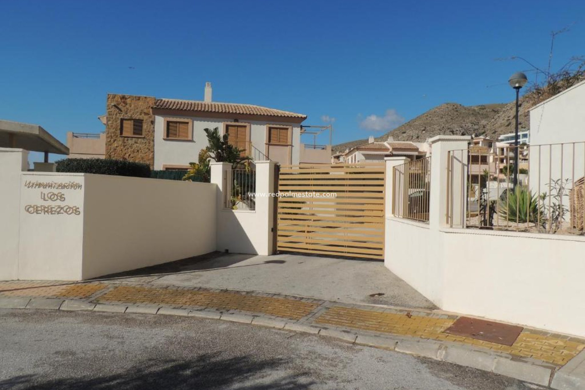 Återförsäljning - Parhus -
Finestrat - Costa Blanca