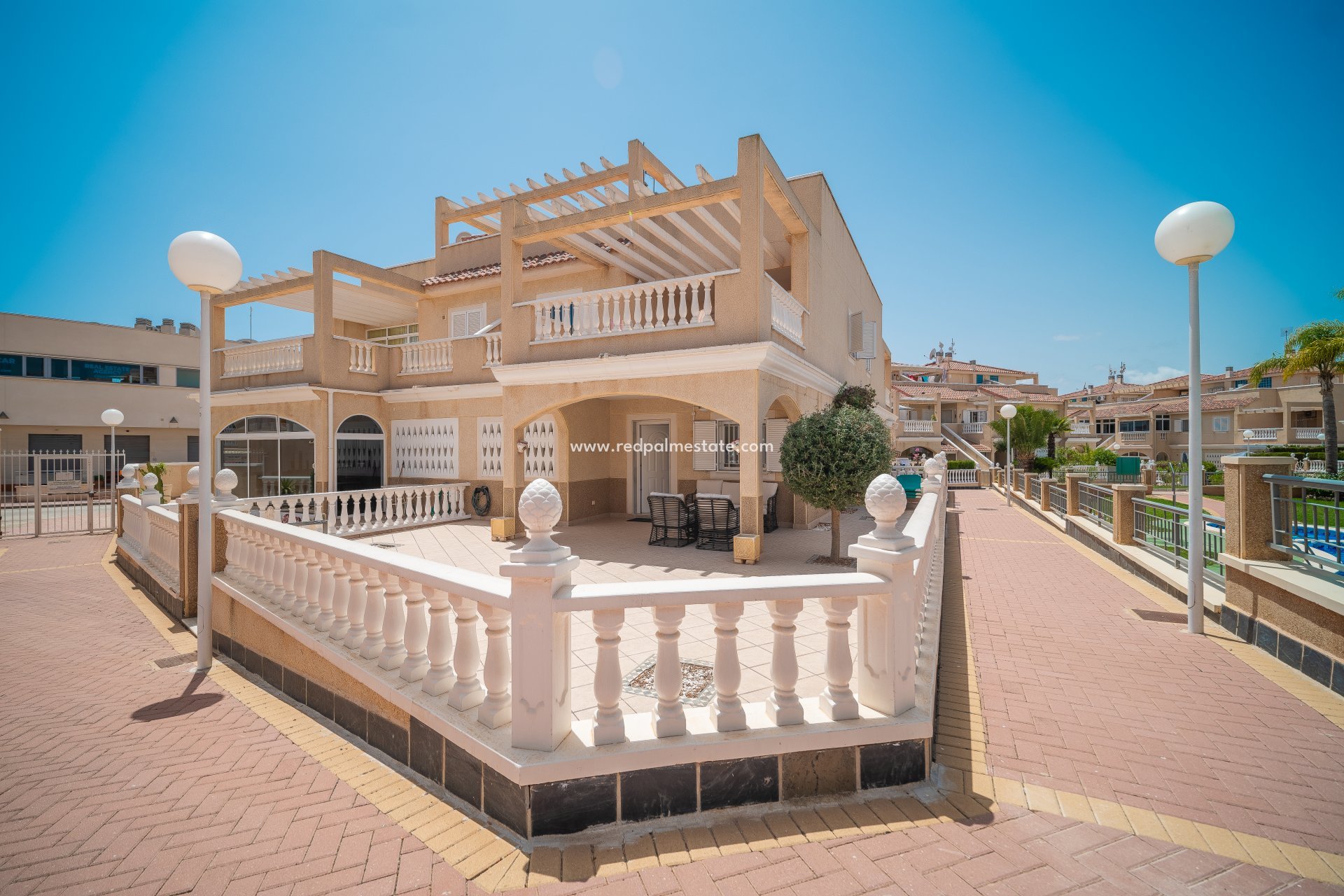 Återförsäljning - Parhus -
Orihuela Costa - Playa Flamenca