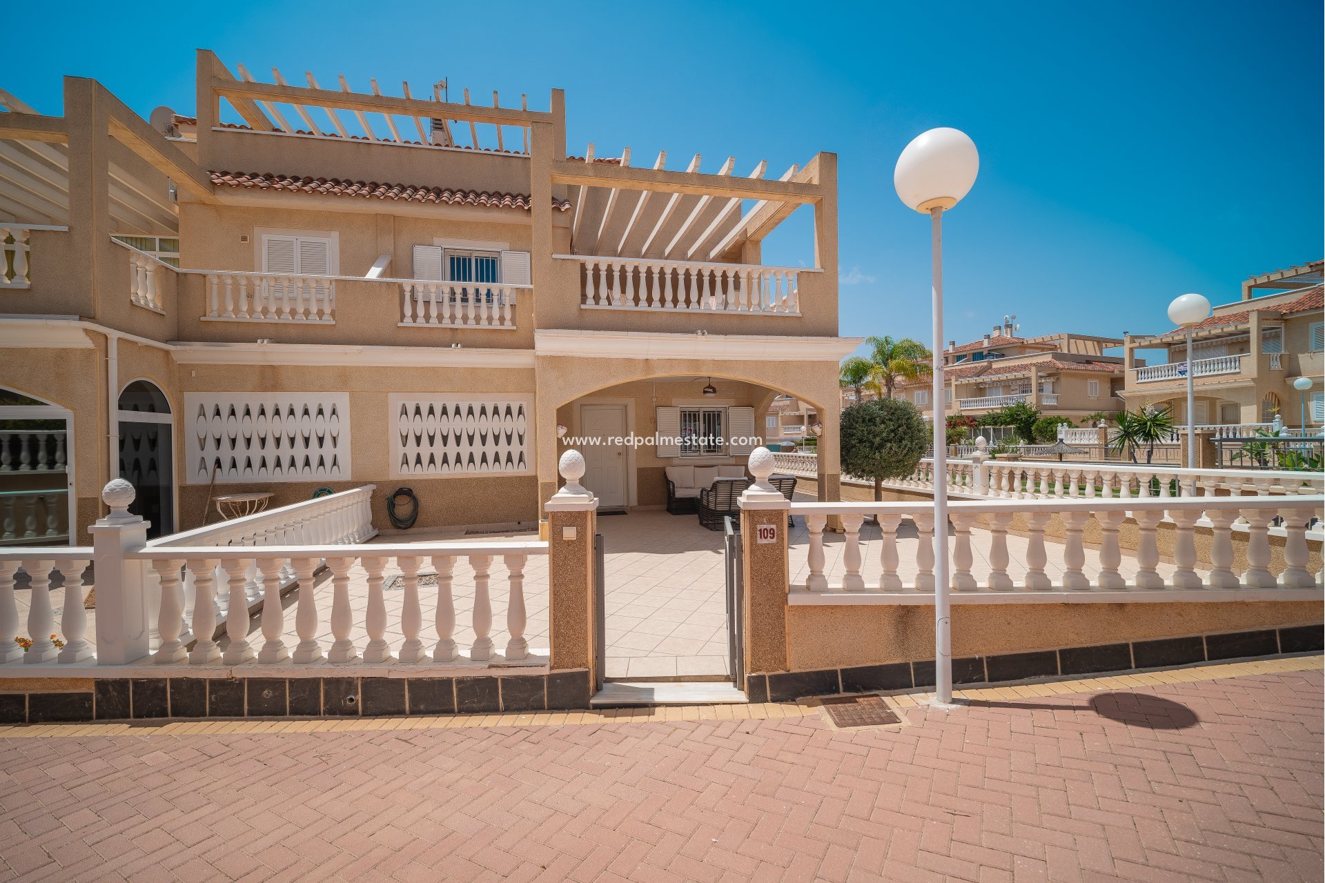 Återförsäljning - Parhus -
Orihuela Costa - Playa Flamenca