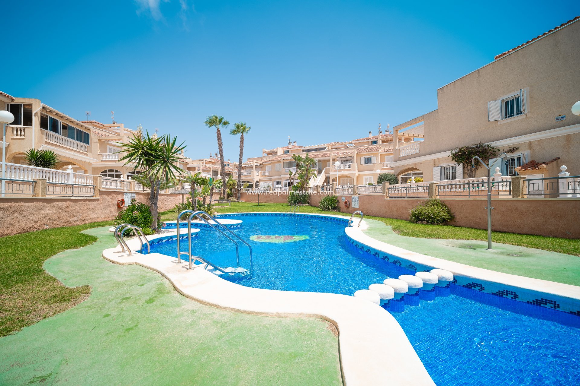 Återförsäljning - Parhus -
Orihuela Costa - Playa Flamenca