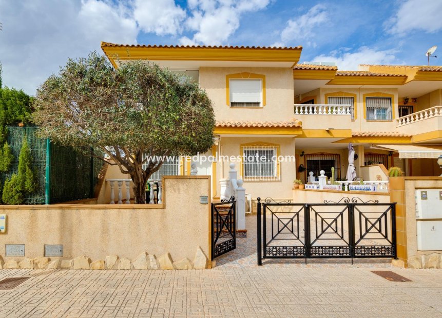 Återförsäljning - Parhus -
Orihuela Costa - Villamartín