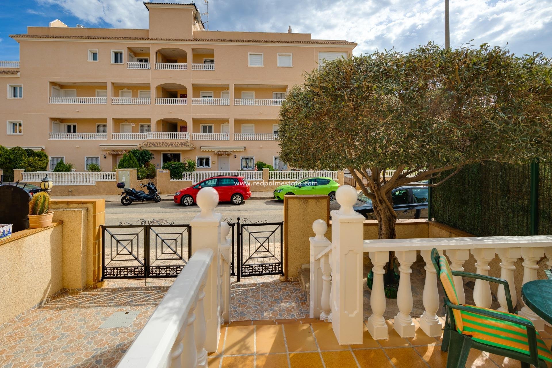 Återförsäljning - Parhus -
Orihuela Costa - Villamartín