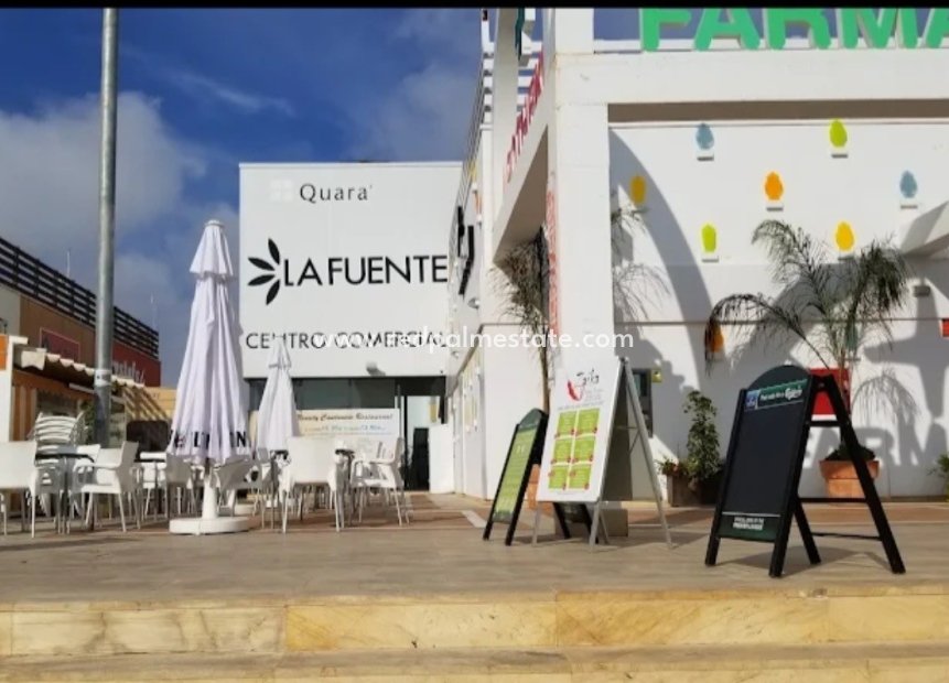 Återförsäljning - Parkering -
La Fuente