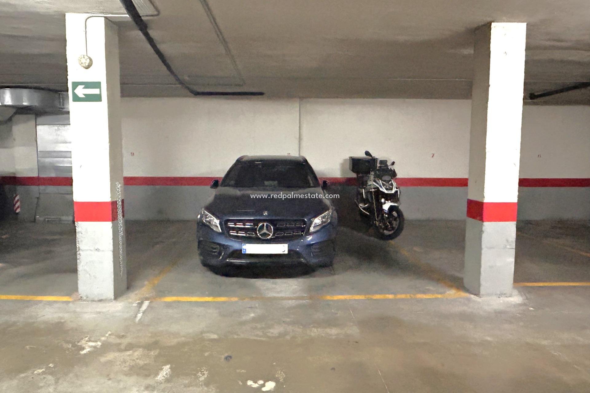 Återförsäljning - Parkering -
Torrevieja - Centro Torrevieja