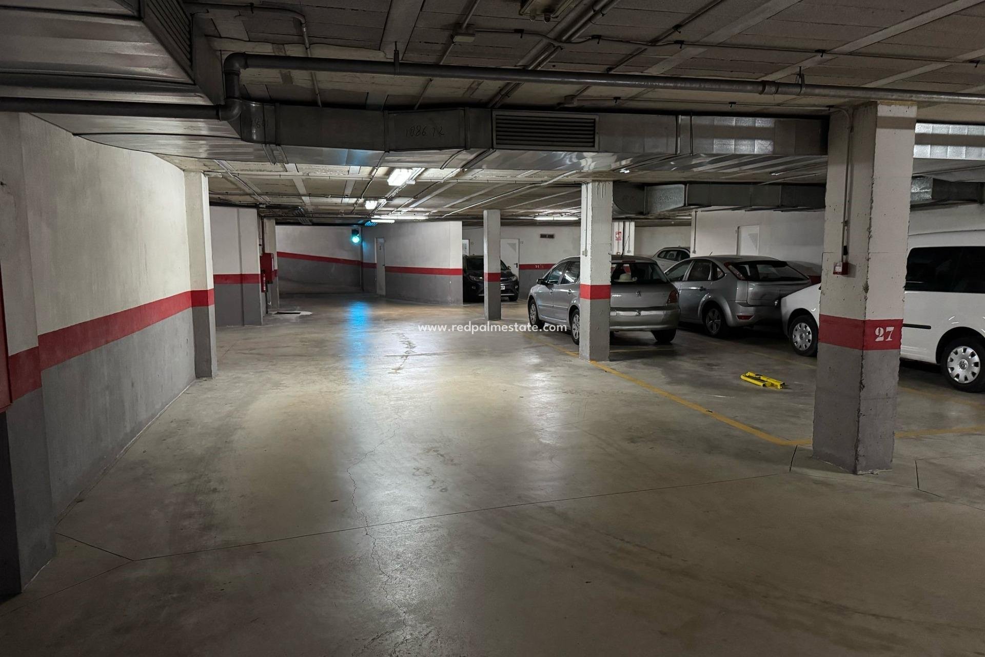 Återförsäljning - Parkering -
Torrevieja - Centro