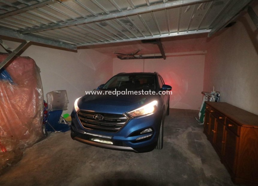 Återförsäljning - Parkering -
Torrevieja - El Acequión - Los Náufragos