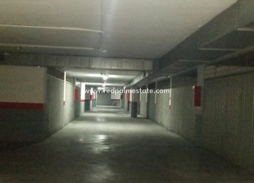 Återförsäljning - Parkering -
Torrevieja - El molino