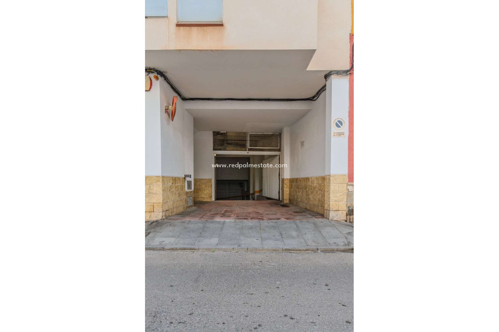 Återförsäljning - Parkering -
Torrevieja - PARQUE DE LAS NACIONES