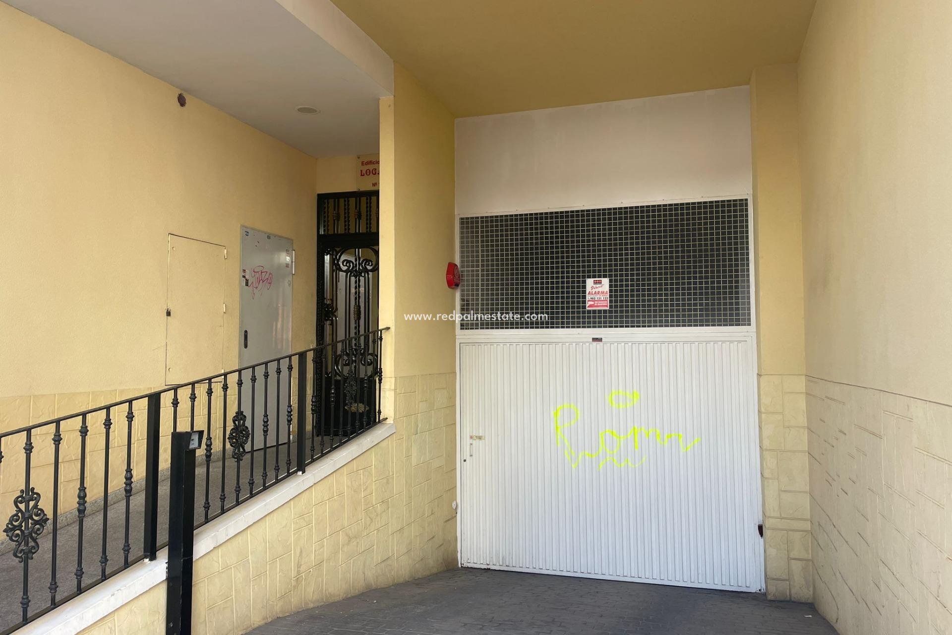 Återförsäljning - Parkering -
Torrevieja