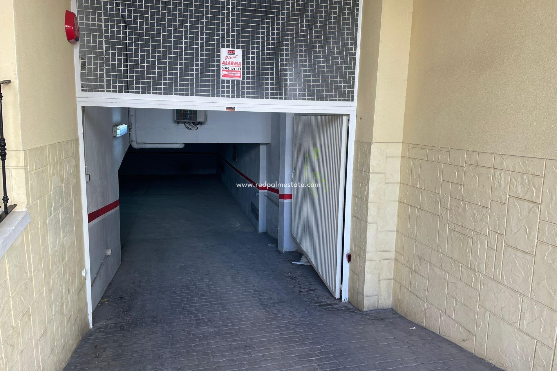 Återförsäljning - Parkering -
Torrevieja