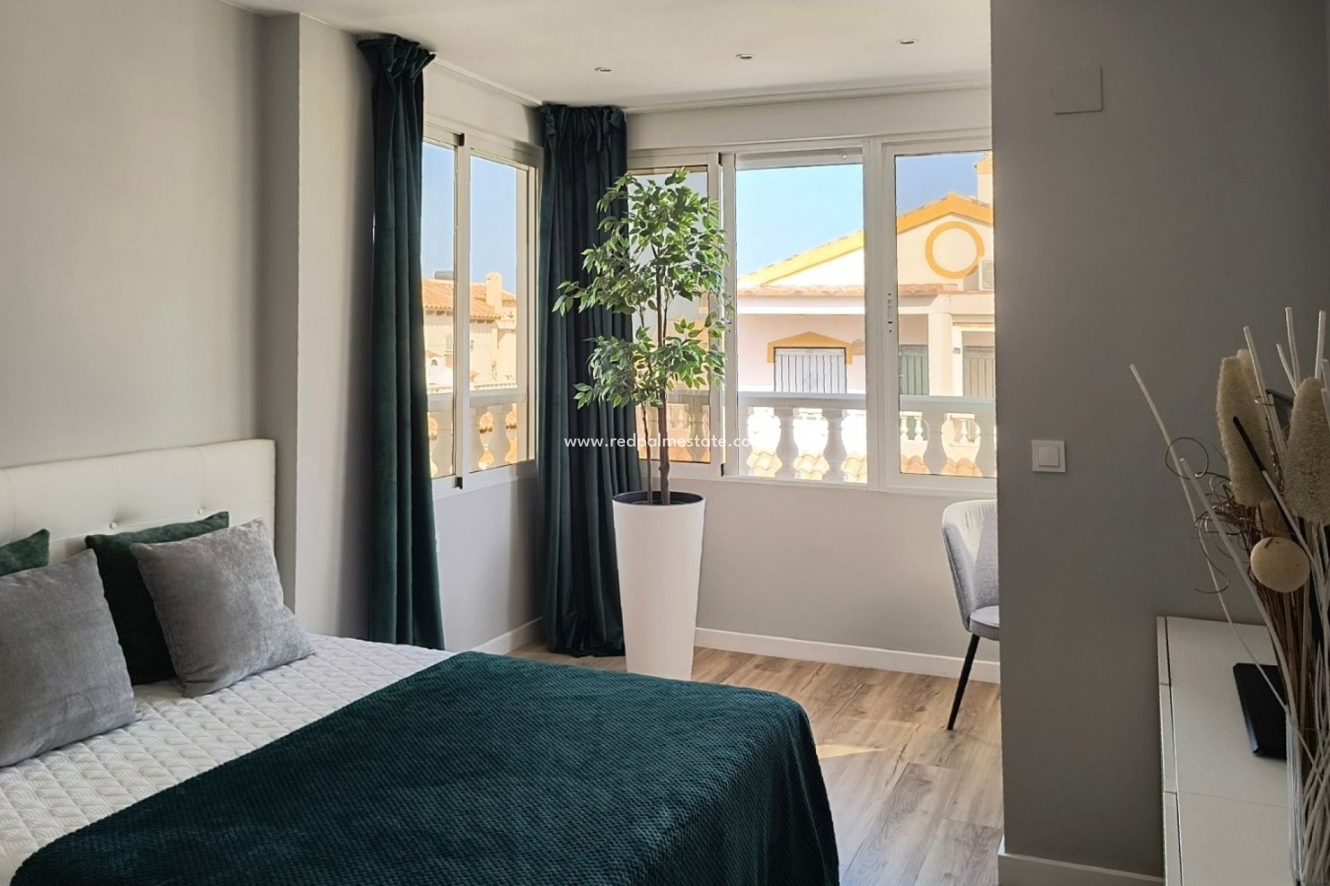 Återförsäljning - Radhus -
Alicante