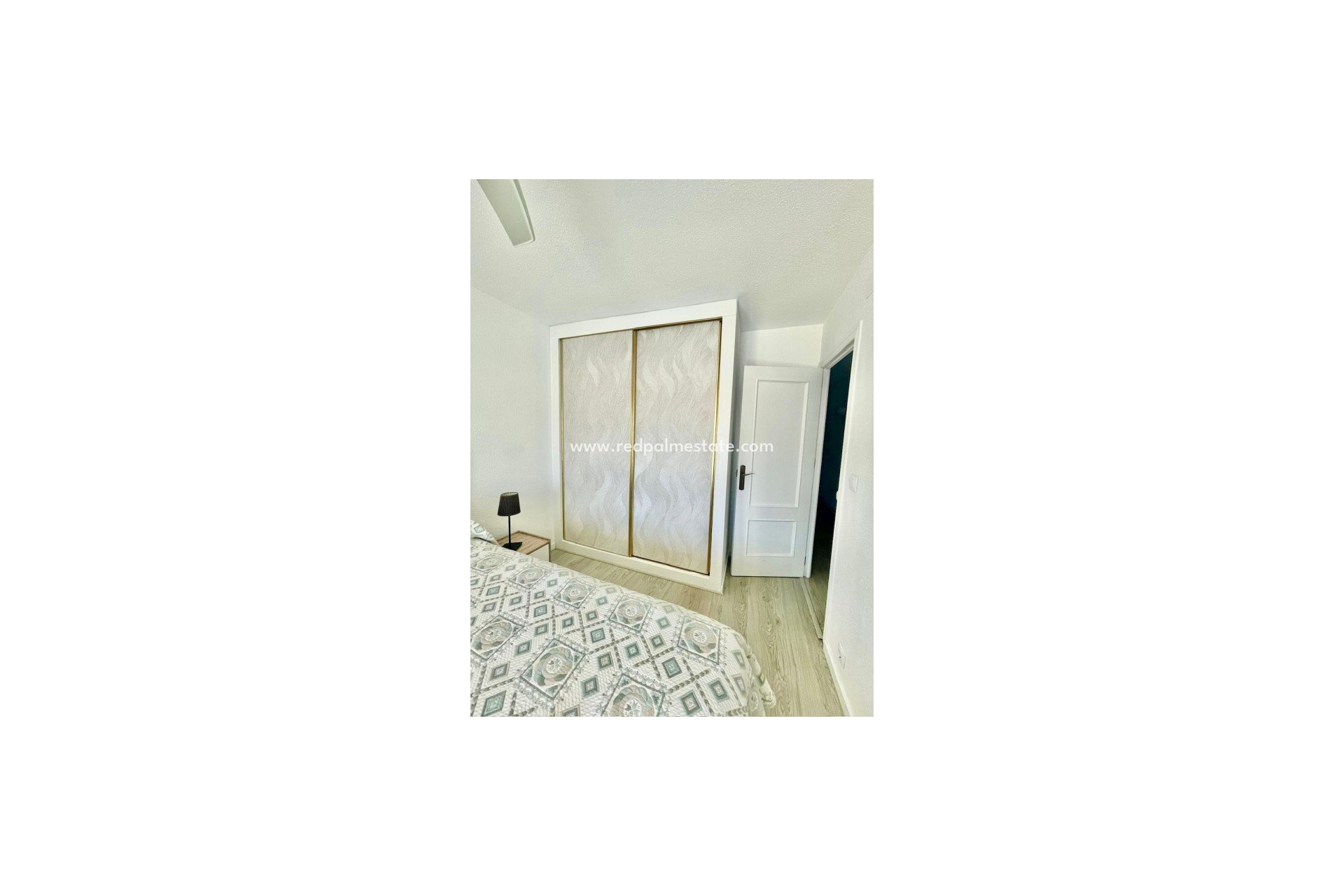 Återförsäljning - Radhus -
Aquilas