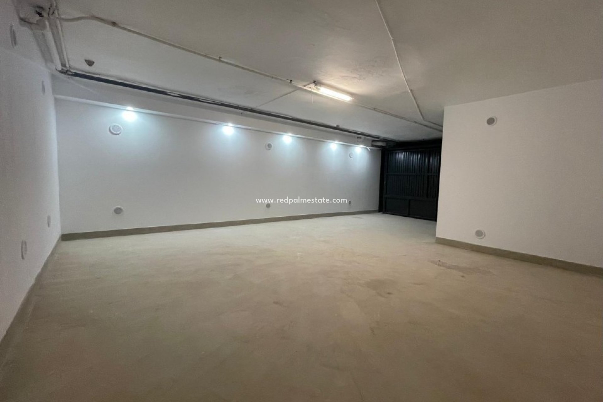 Återförsäljning - Radhus -
Aquilas