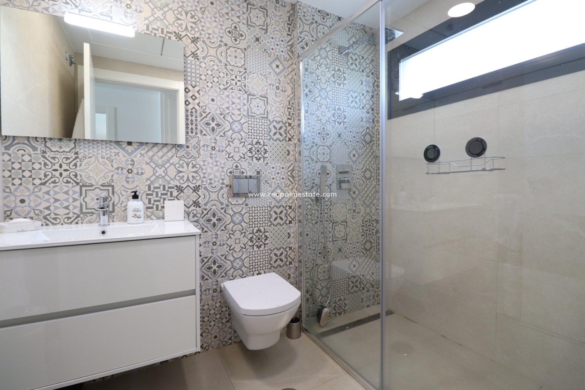 Återförsäljning - Radhus -
Benijofar