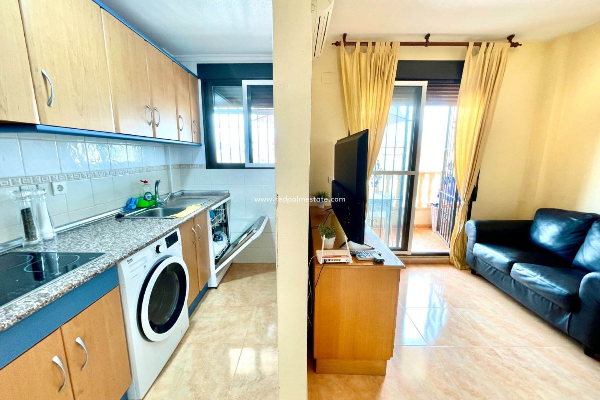 Återförsäljning - Radhus -
Daya Nueva - Costa Blanca