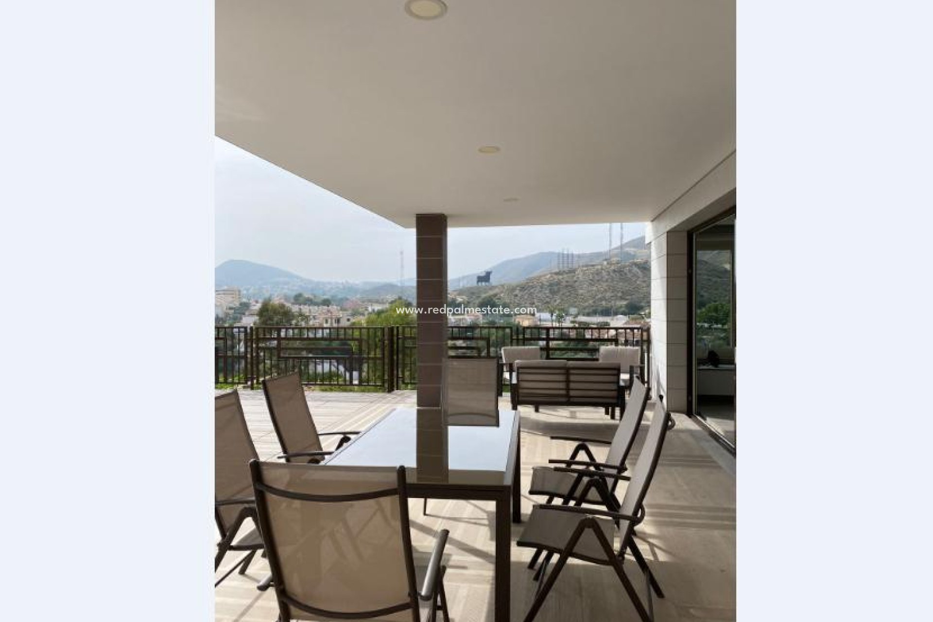 Återförsäljning - Radhus -
El Campello - Costa Blanca