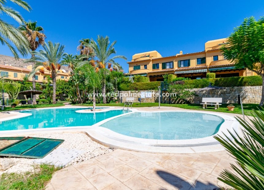 Återförsäljning - Radhus -
Finestrat