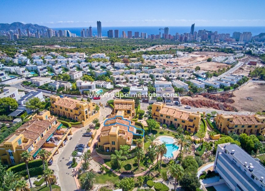 Återförsäljning - Radhus -
Finestrat