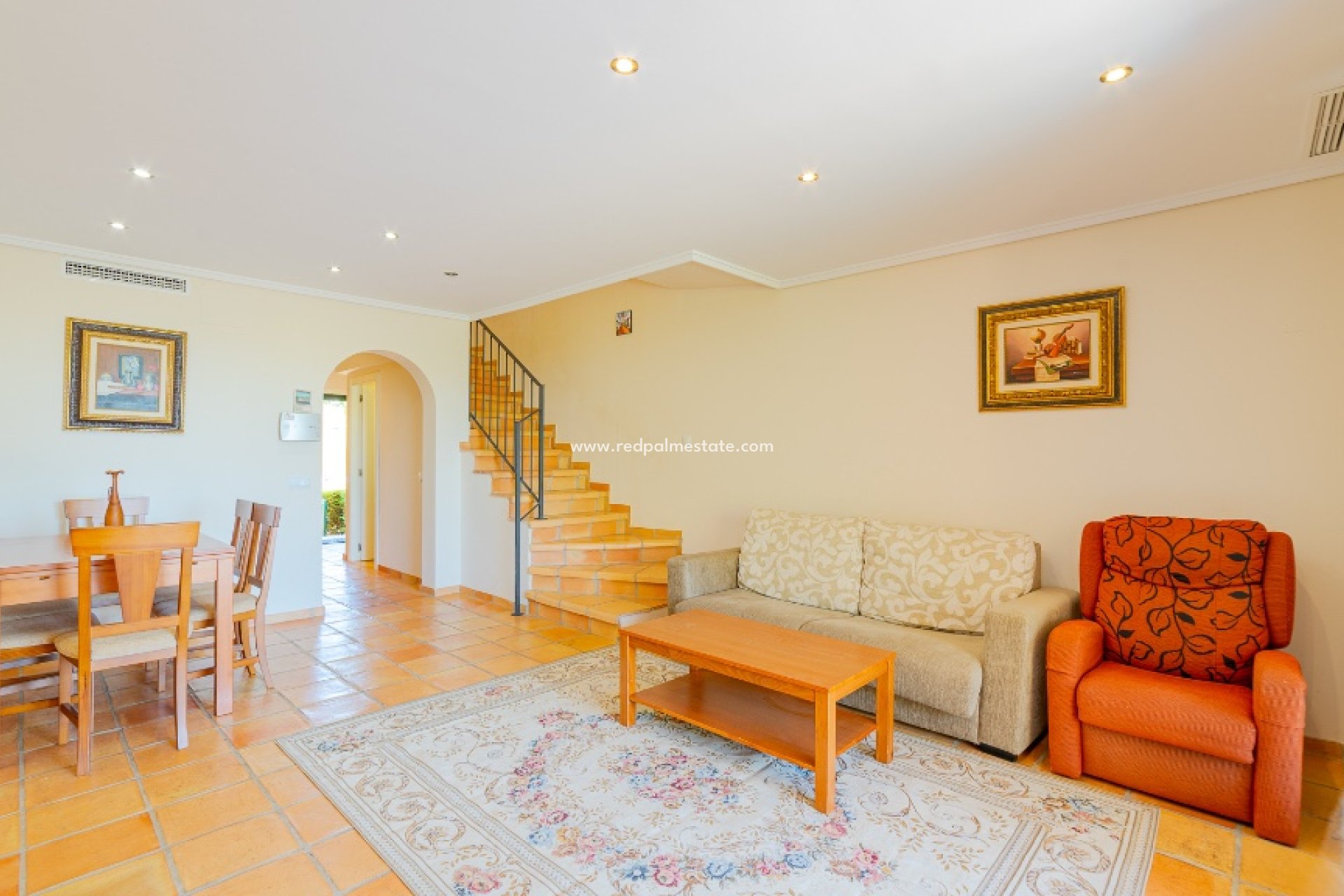 Återförsäljning - Radhus -
Finestrat