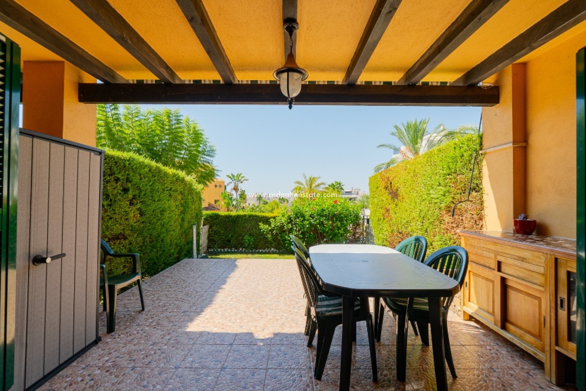 Återförsäljning - Radhus -
Finestrat