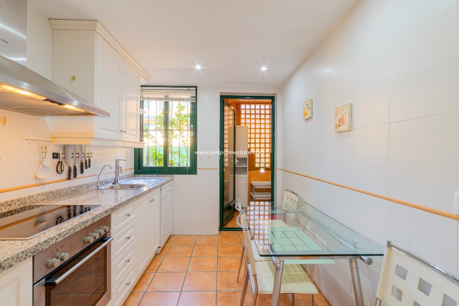 Återförsäljning - Radhus -
Finestrat