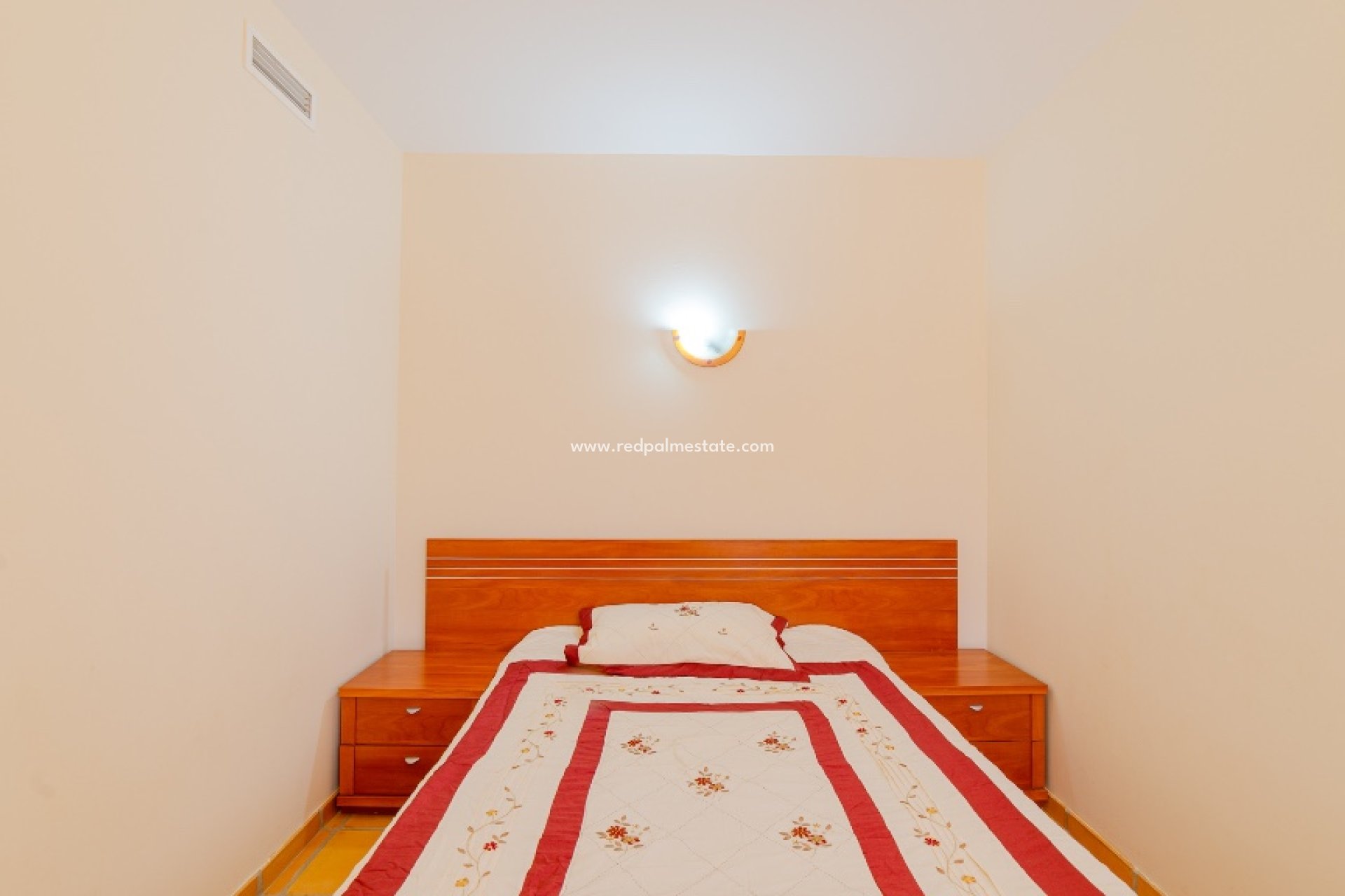 Återförsäljning - Radhus -
Finestrat