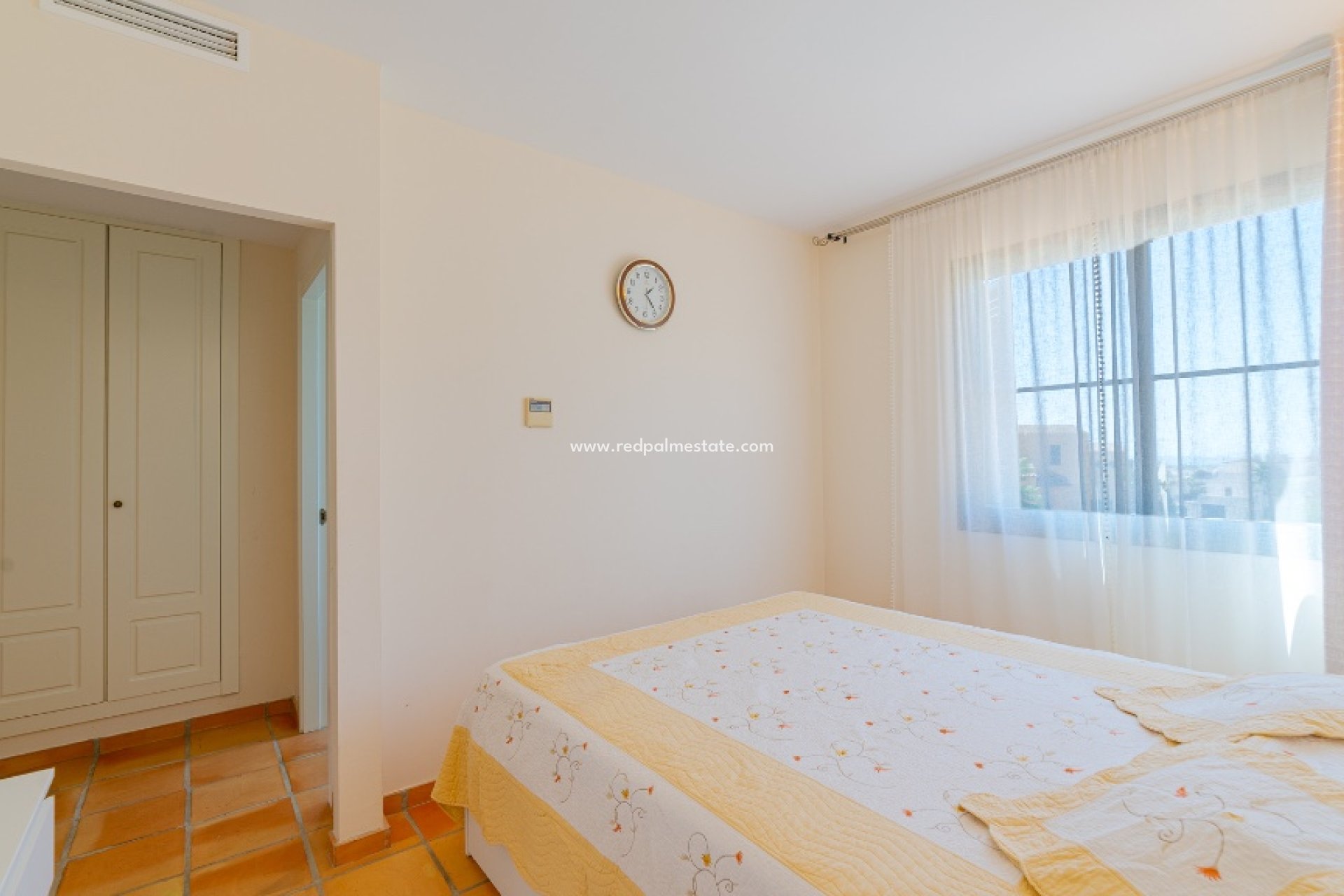 Återförsäljning - Radhus -
Finestrat