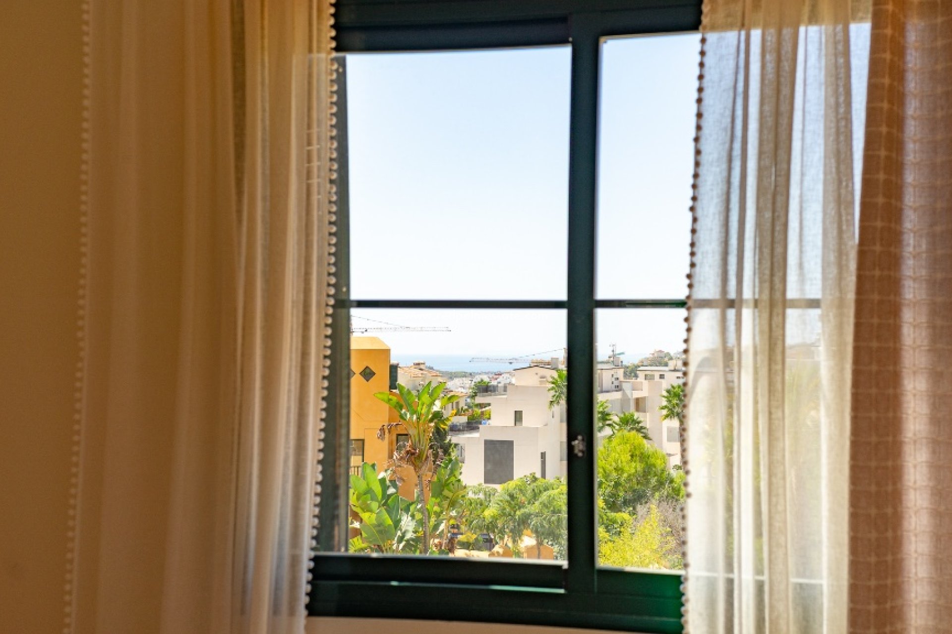 Återförsäljning - Radhus -
Finestrat