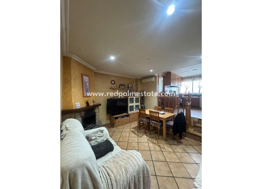 Återförsäljning - Radhus -
Hondón de los Fráiles