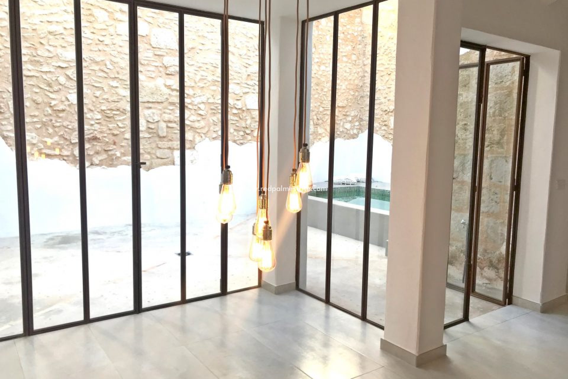 Återförsäljning - Radhus -
Jávea