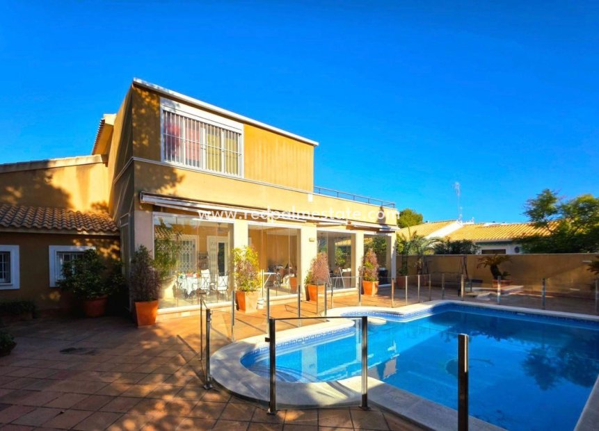 Återförsäljning - Radhus -
Orihuela Costa - Altos de Campoamor