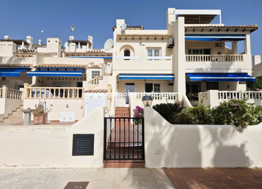 Återförsäljning - Radhus -
Orihuela Costa - Costa Blanca