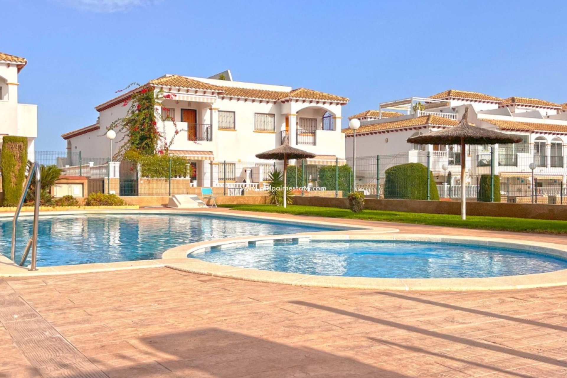 Återförsäljning - Radhus -
Orihuela Costa - Costa Blanca