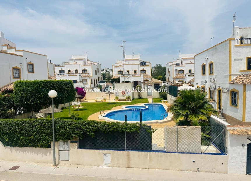 Återförsäljning - Radhus -
Orihuela Costa - Inland