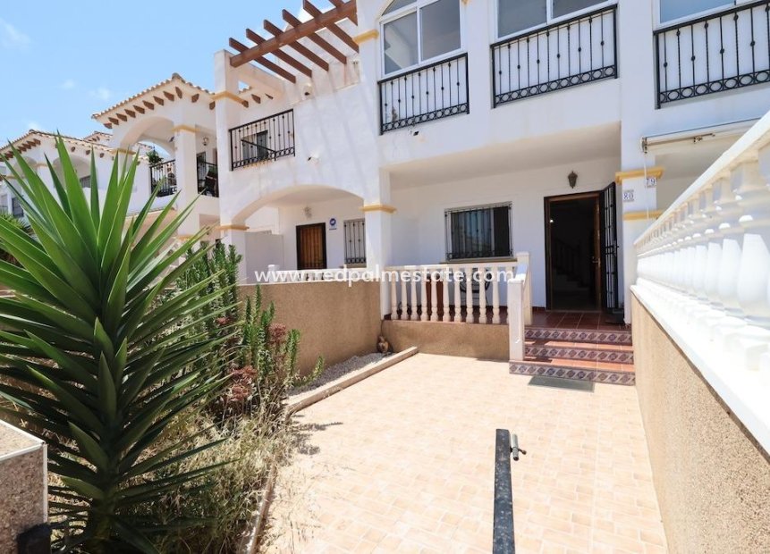 Återförsäljning - Radhus -
Orihuela Costa - La Ciñuelica