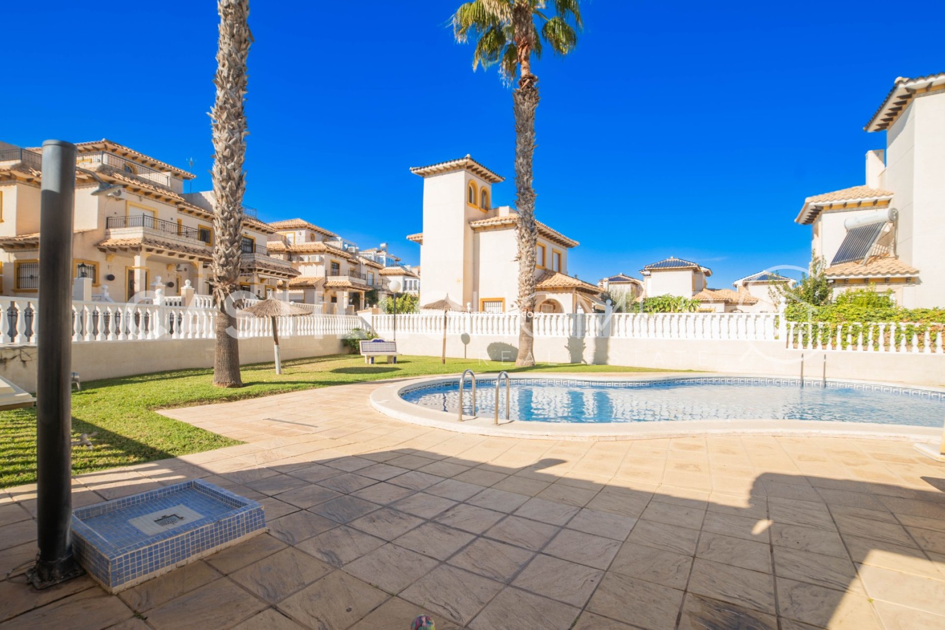 Återförsäljning - Radhus -
Orihuela Costa - La Regia