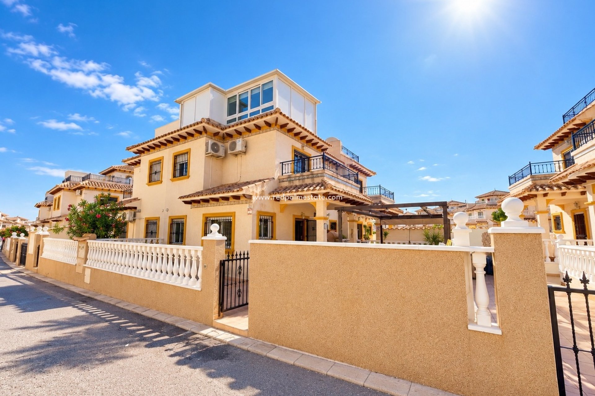 Återförsäljning - Radhus -
Orihuela Costa - La Zenia