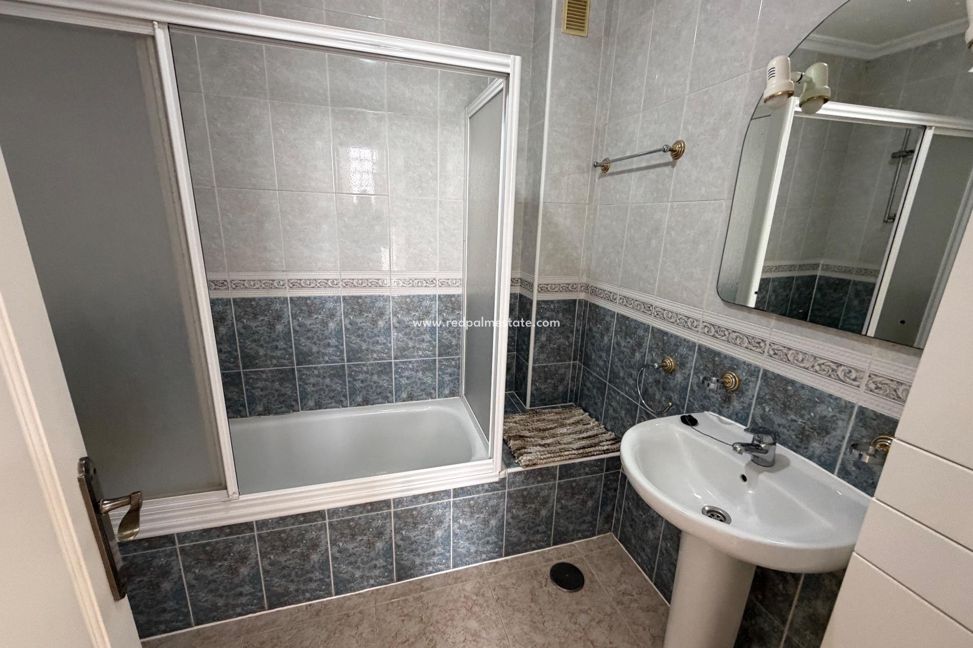 Återförsäljning - Radhus -
Orihuela Costa - La Zenia