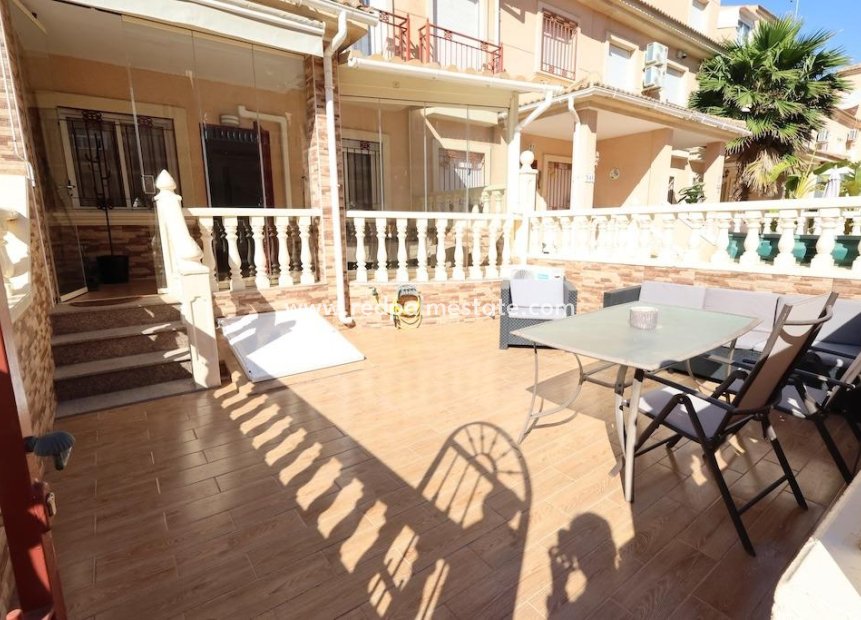 Återförsäljning - Radhus -
Orihuela Costa - La Zenia