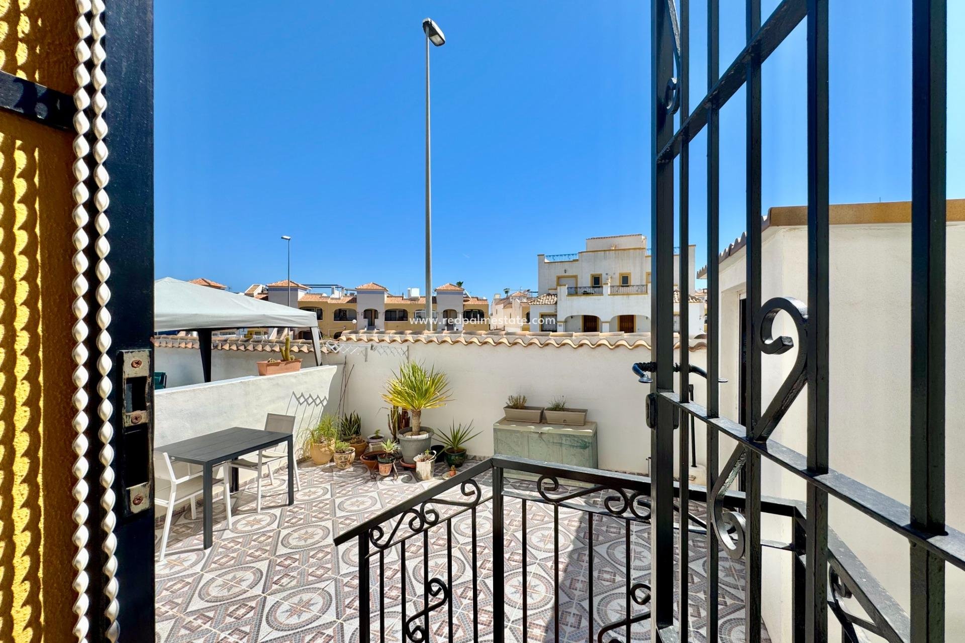 Återförsäljning - Radhus -
Orihuela Costa - Los altos