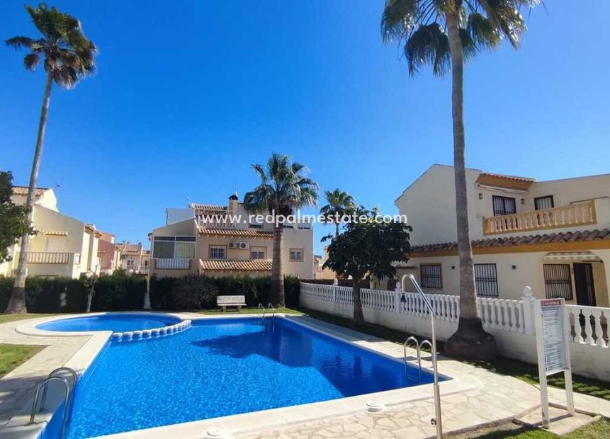 Återförsäljning - Radhus -
Orihuela Costa - Playa Flamenca