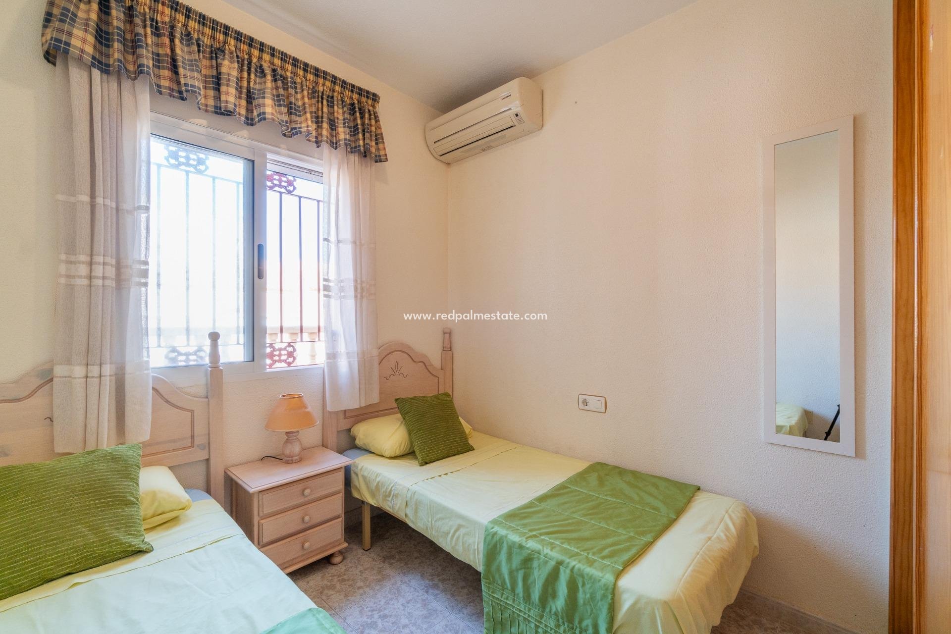 Återförsäljning - Radhus -
Orihuela Costa - Playa Flamenca