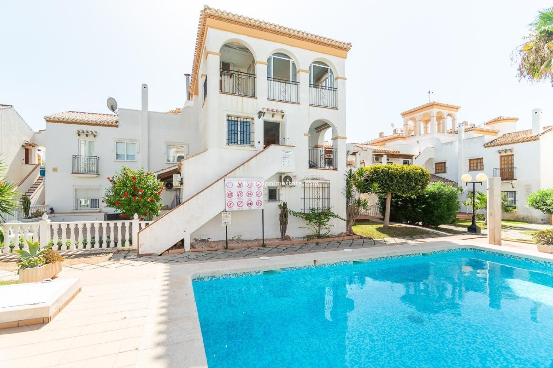 Återförsäljning - Radhus -
Orihuela Costa - Playa Flamenca