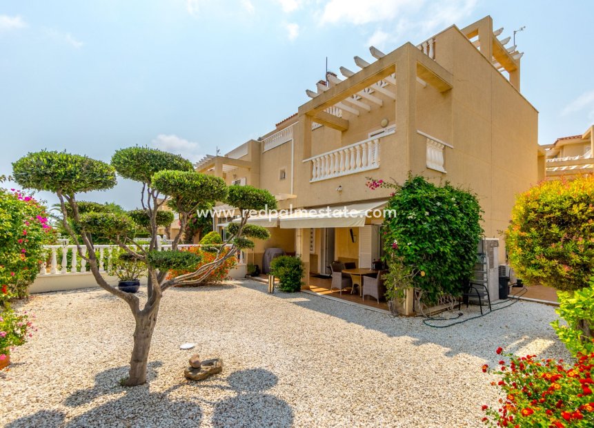 Återförsäljning - Radhus -
Orihuela Costa - Playa Flamenca