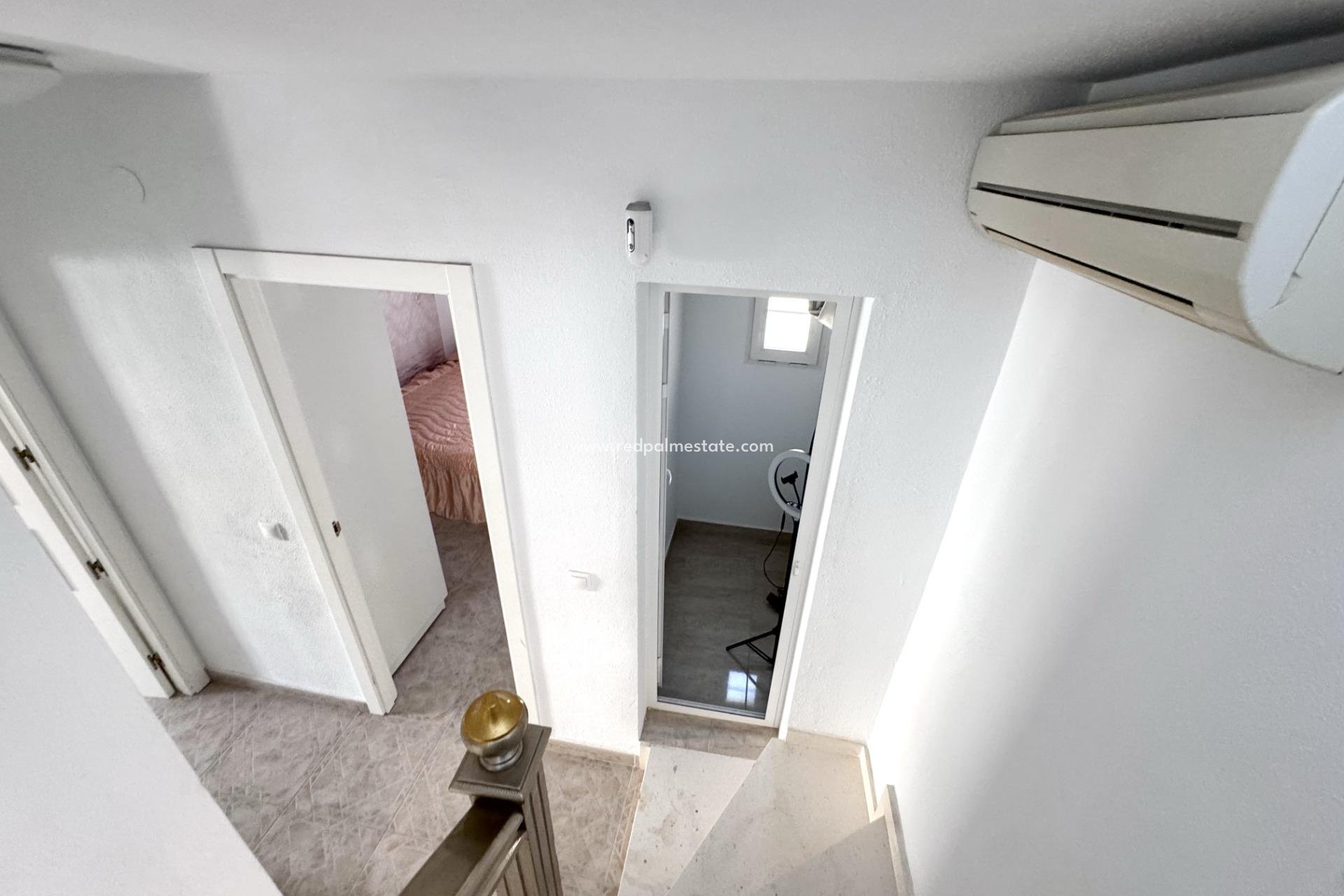 Återförsäljning - Radhus -
Orihuela Costa - Playa Flamenca